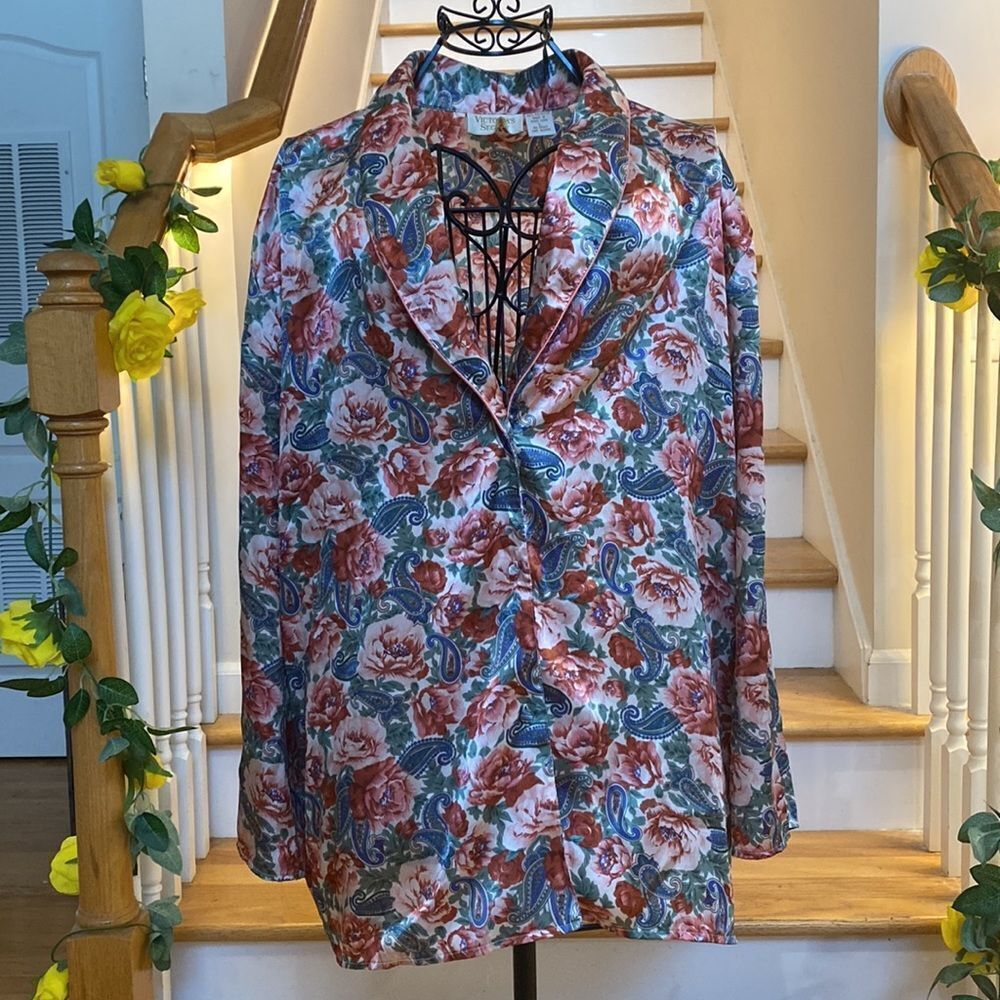 🪷✨ Victoria’s Secret Classic Vintage PJ Top Sleep Shirt ✨🪷 - Picture 3 of 7